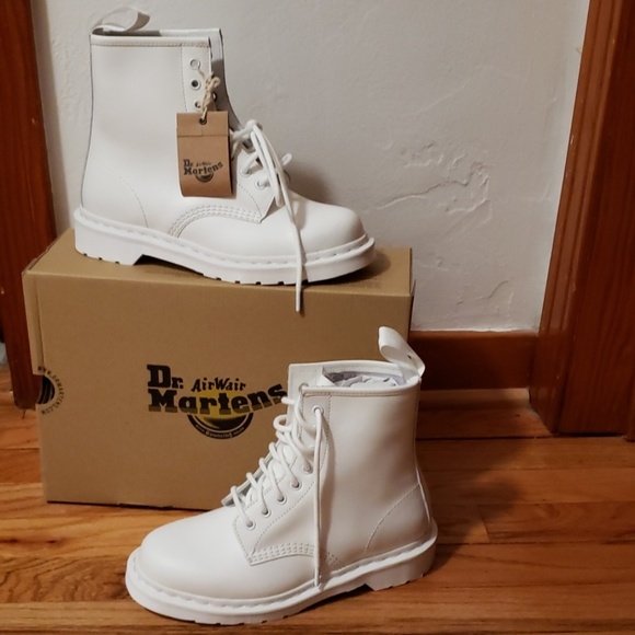 dr martens mono 39